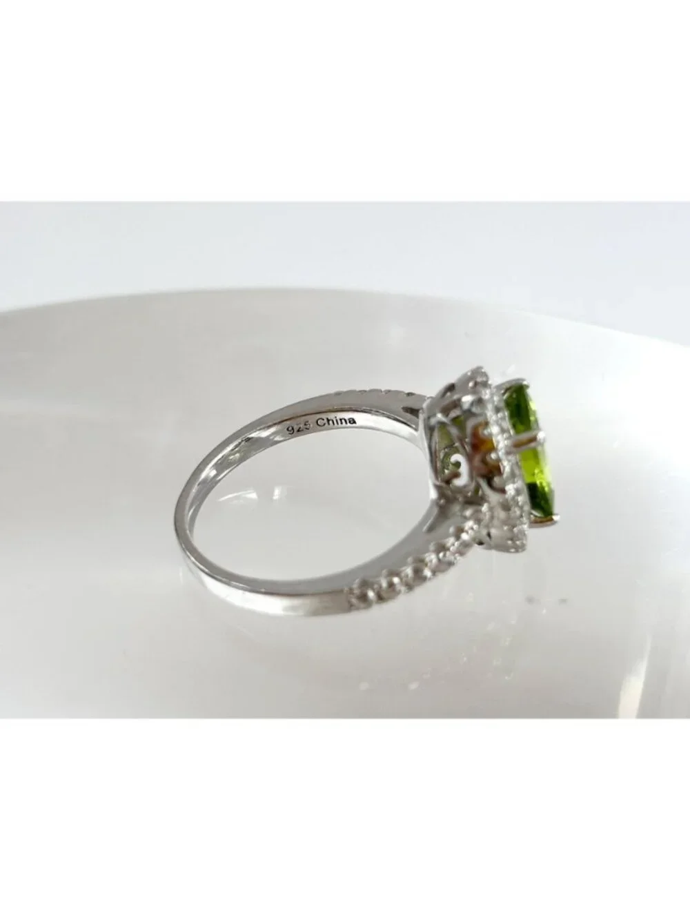 Peridot Gemstone Halo CZ Lined Sterling Silver 925 Vintage Ring - sz 7.25